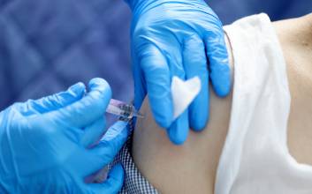 여기저기서 ‘콜록콜록’…독감 환자 수 2016년 이래 최고 수준