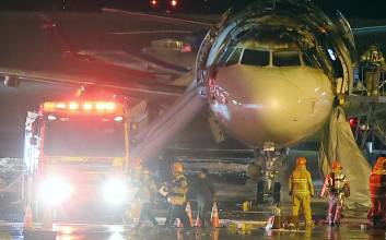 가슴 쓸어내린 ‘에어부산 여객기’ 화재... 김해공항은 정상 운영