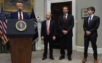 손정의 승부수…“소프트뱅크, 오픈AI에 최대 36조원 투자 협상”