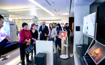 LG전자, 10개국 주뉴욕총영사단 초청해 기술력 선봬